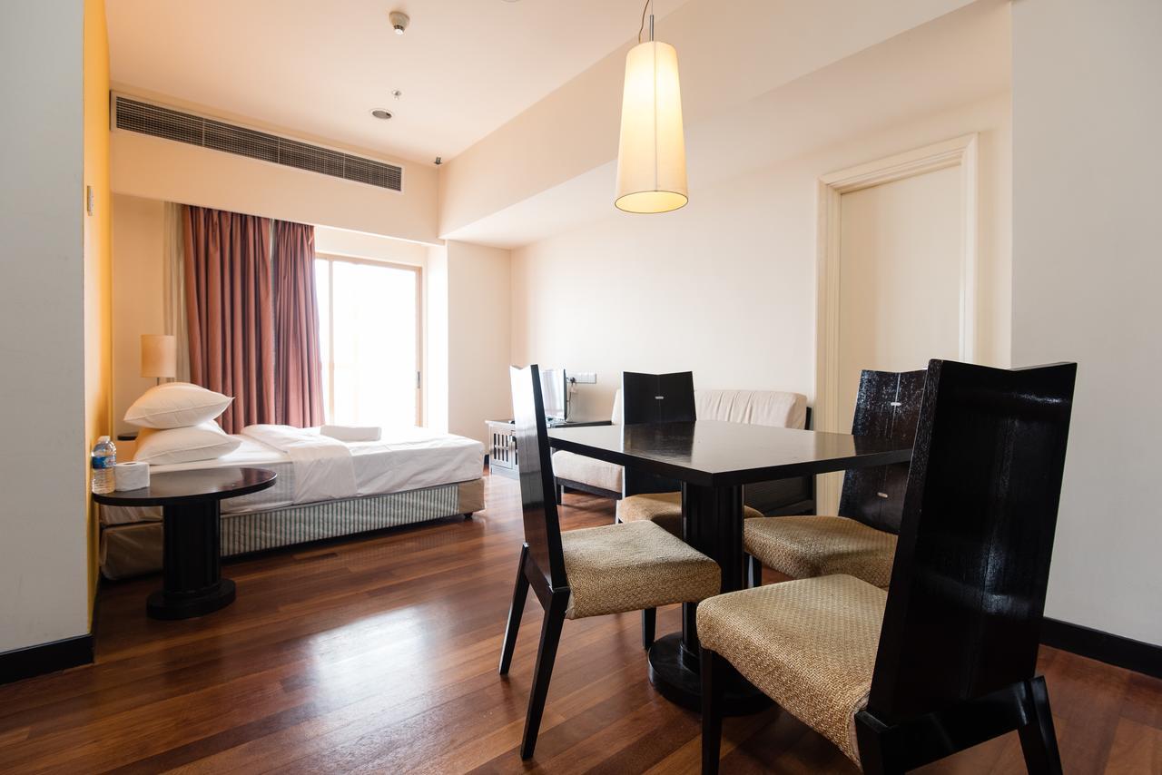 W Studio Resort Suites Петалинг-Джая Экстерьер фото