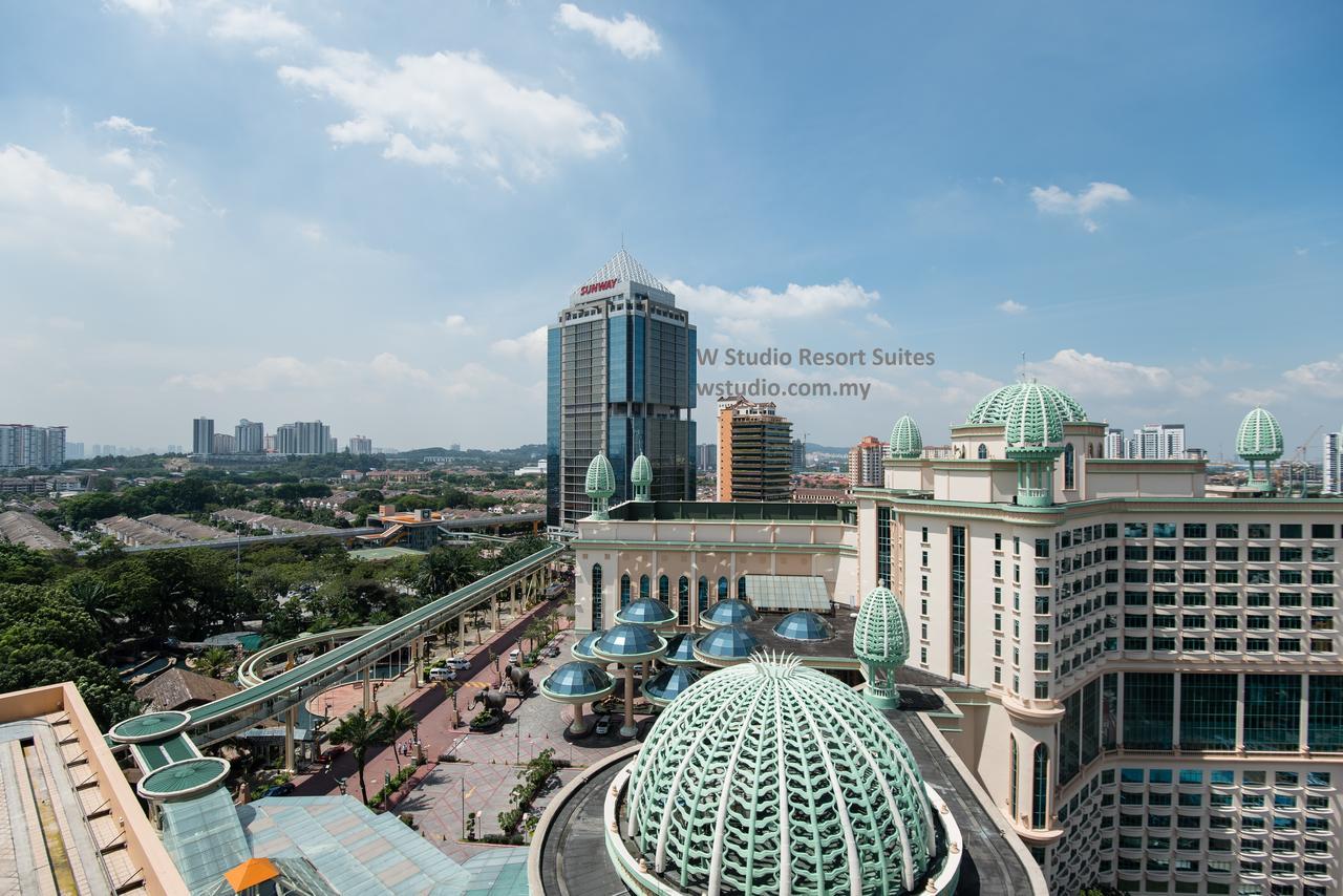 W Studio Resort Suites Петалинг-Джая Экстерьер фото